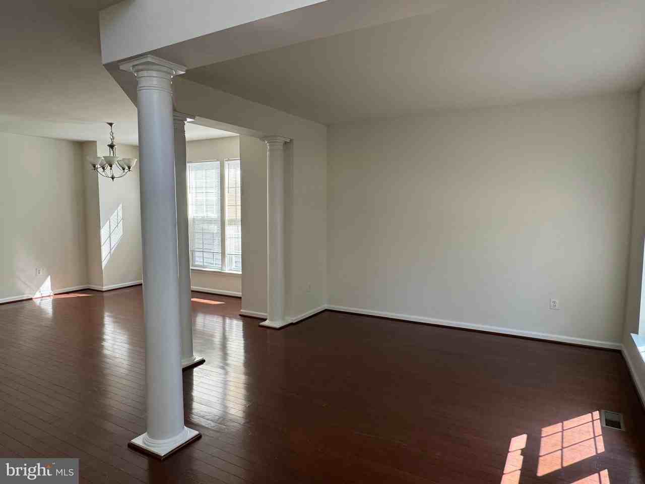 9719 Inkwood Dr - Photo 5 of 50