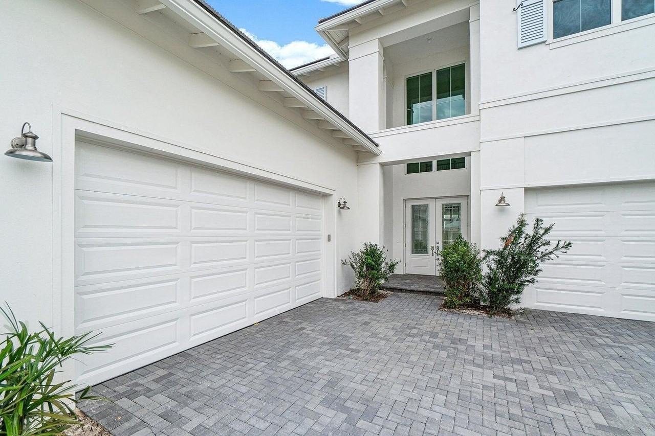 4202 Mendel Ln - Photo 3 of 42