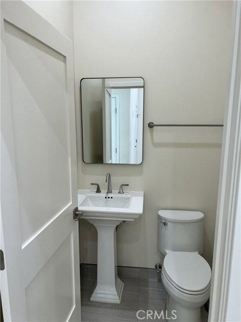 12243 Califa St - Photo 6 of 8