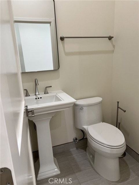 12243 Califa St - Photo 7 of 8