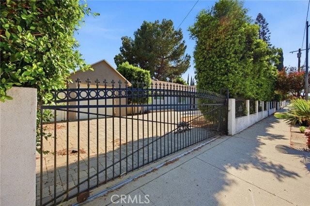 19238 Strathern St - Photo 4 of 8