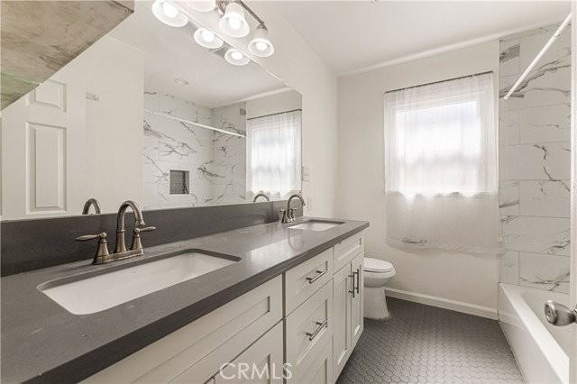 16601 Valerio St - Photo 3 of 8