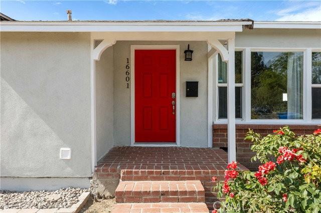 16601 Valerio St - Photo 4 of 8