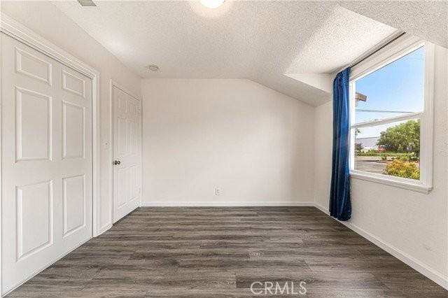 16601 Valerio St - Photo 6 of 8