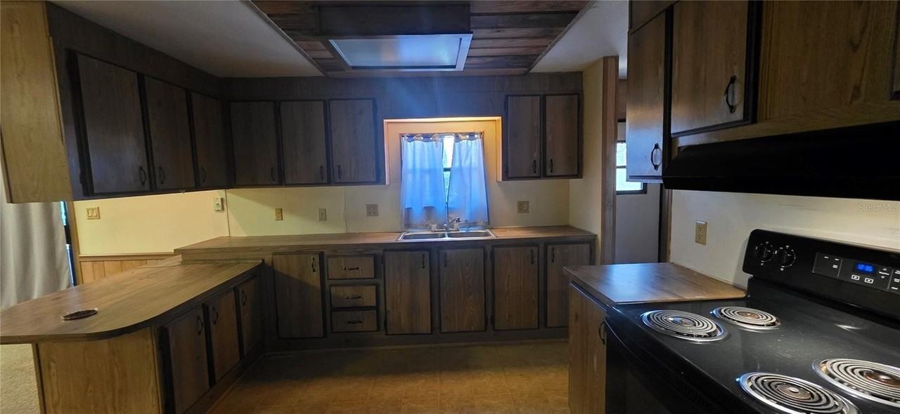 85 Sw 255th St - Photo 5 of 7