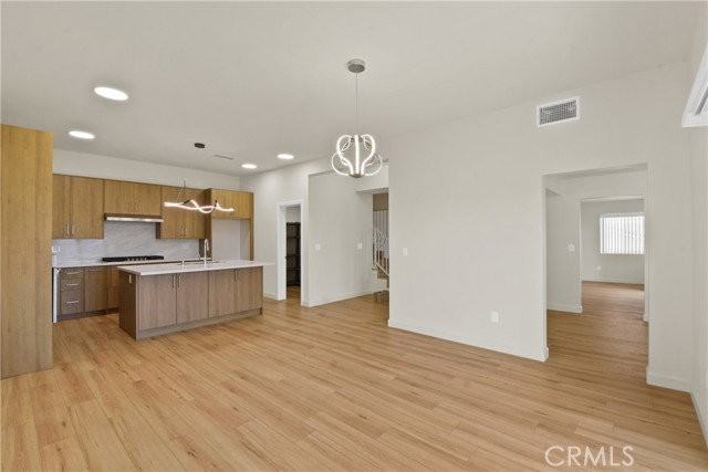 4217 Mesa St - Photo 6 of 8