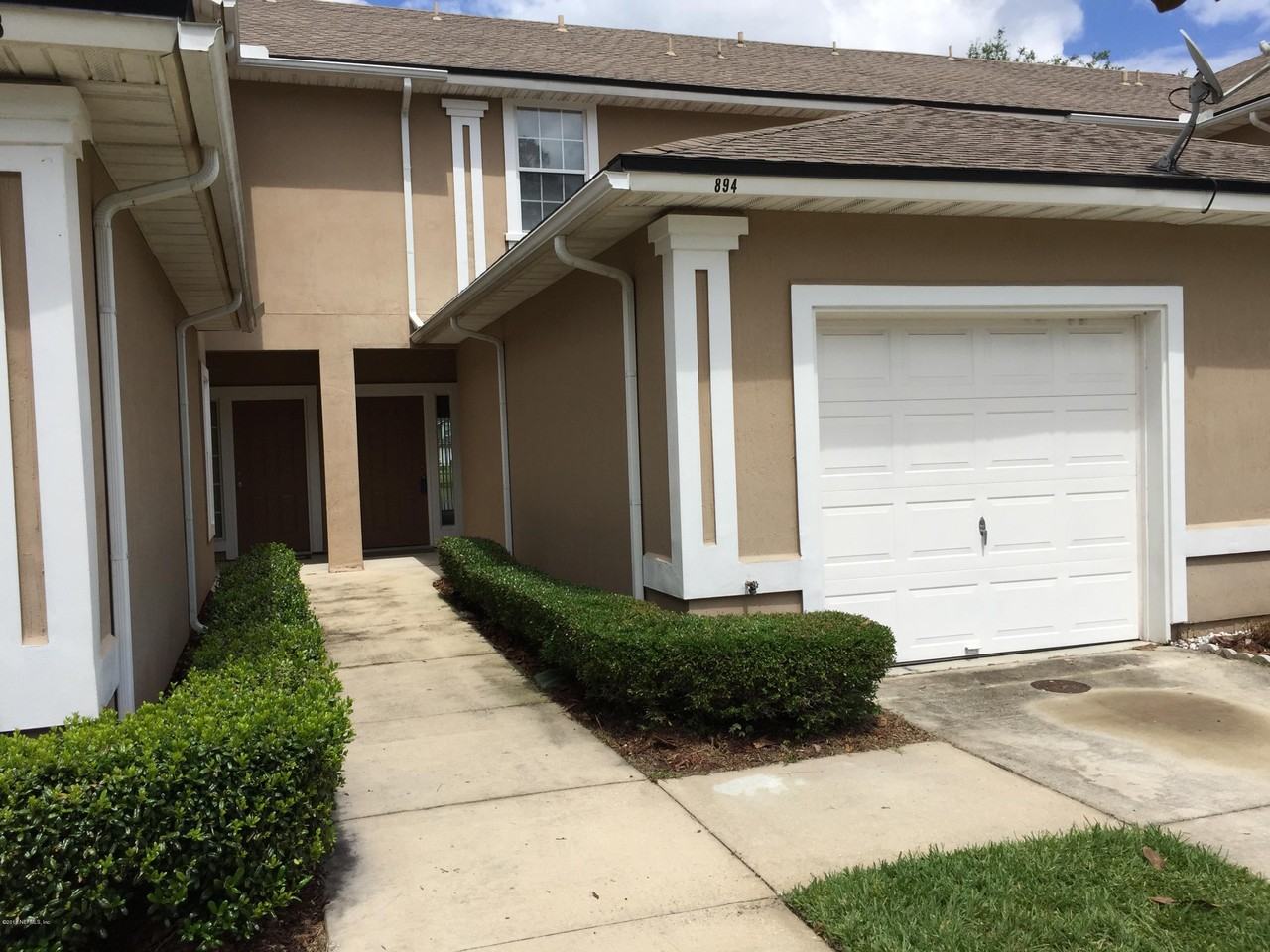 894 Scrub Jay Dr