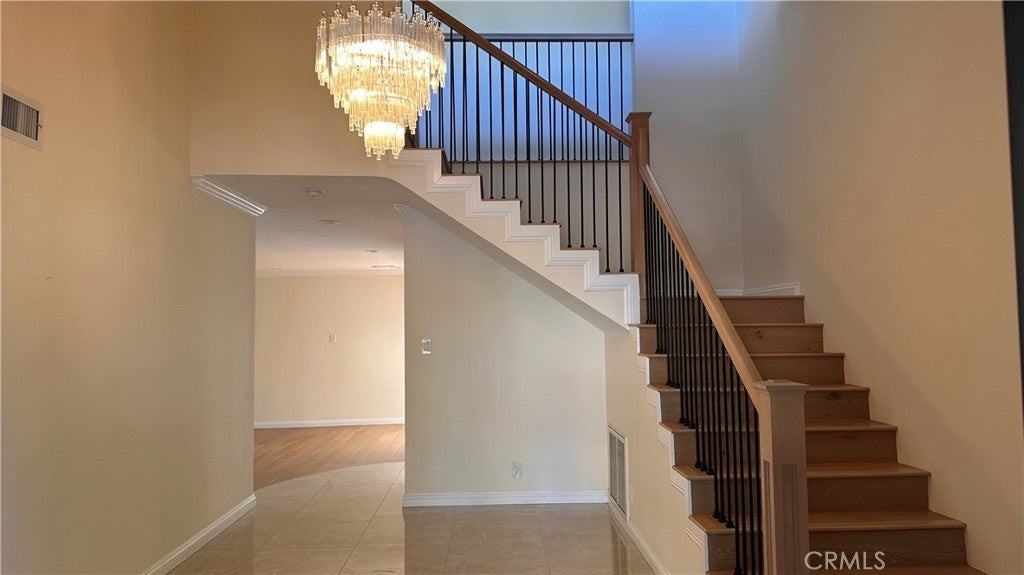 1119 Mayflower Ave - Photo 2 of 17