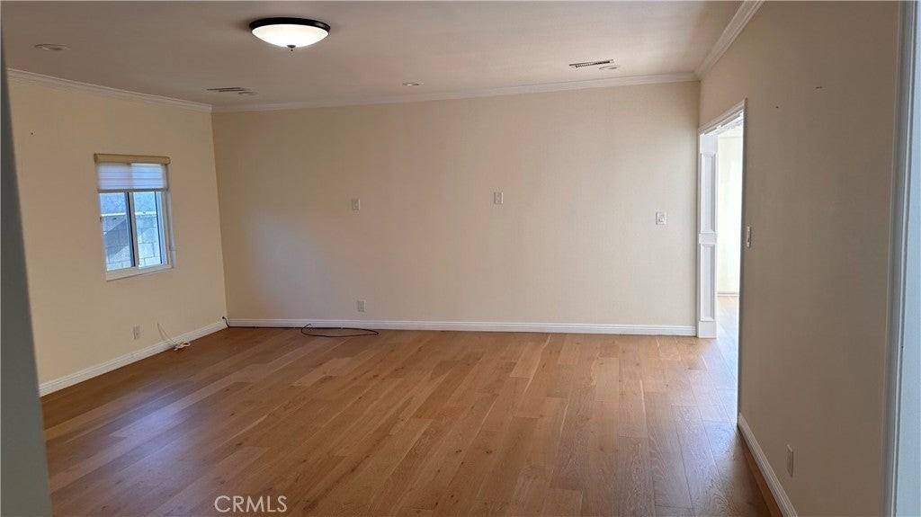 1119 Mayflower Ave - Photo 3 of 17