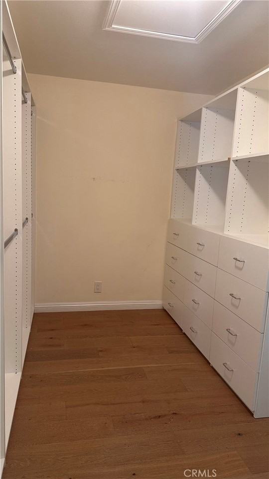 1119 Mayflower Ave - Photo 7 of 17