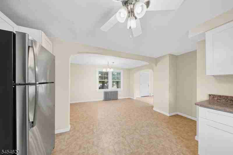 1871 W 4th St - Photo 7 of 30