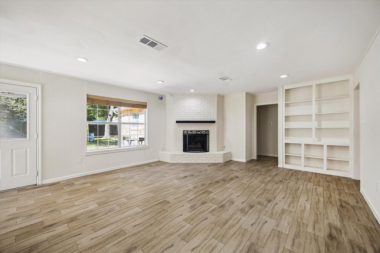 5942 Portal Dr - Photo 4 of 19