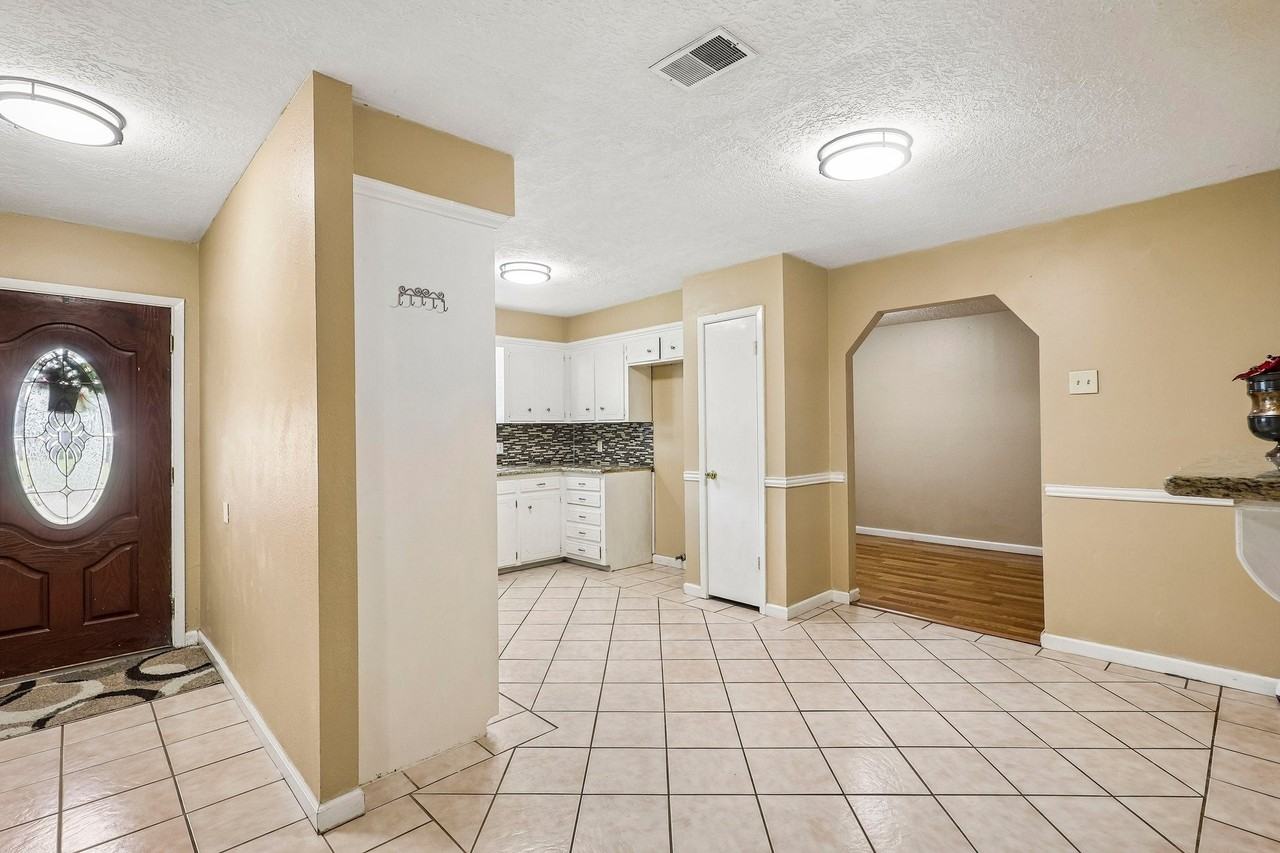 4202 Townes Forest Rd - Photo 4 of 33