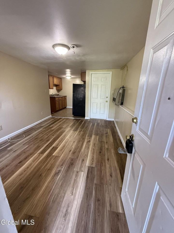 94 11th Street Ground Lev - Photo 3 of 16
