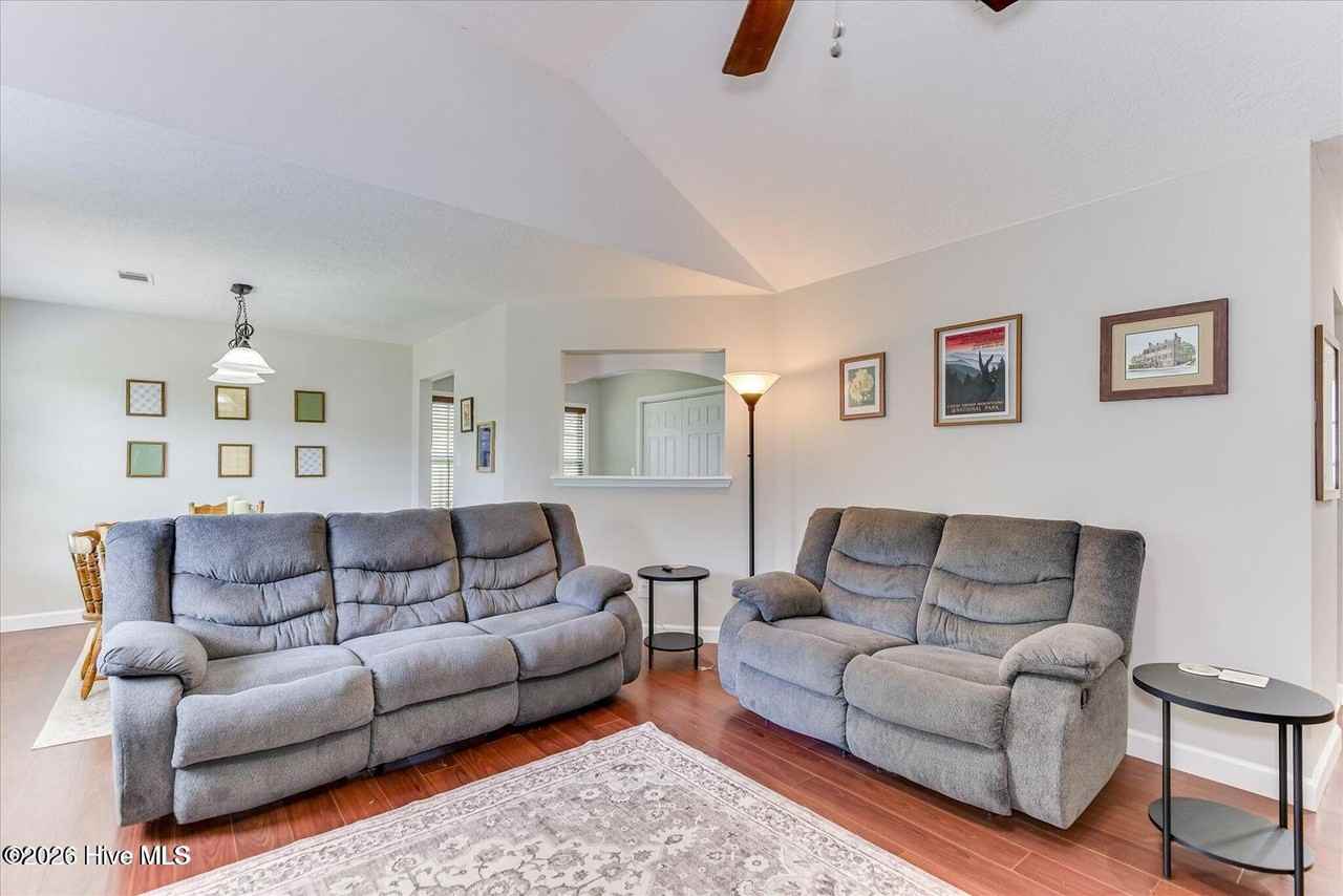 135 Summerfield Cir - Photo 6 of 22
