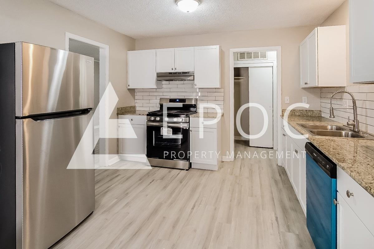 1524 W Marshall St - Photo 2 of 15