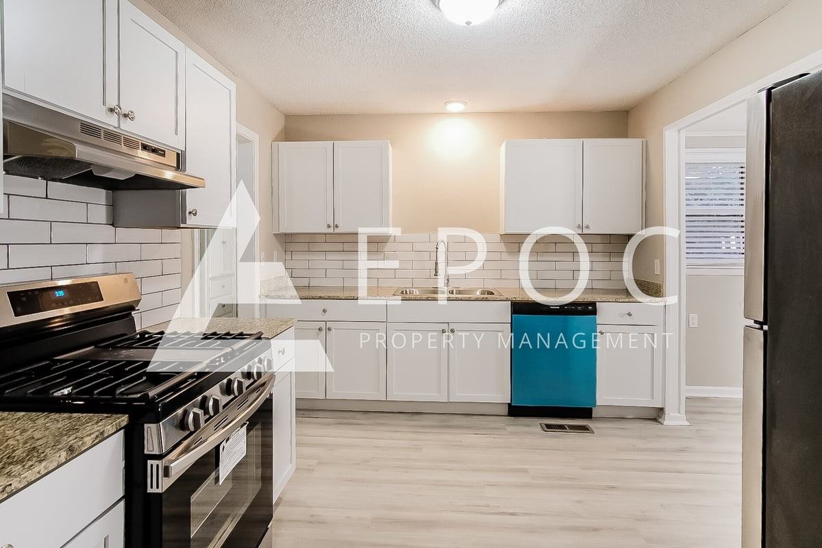 1524 W Marshall St - Photo 3 of 15