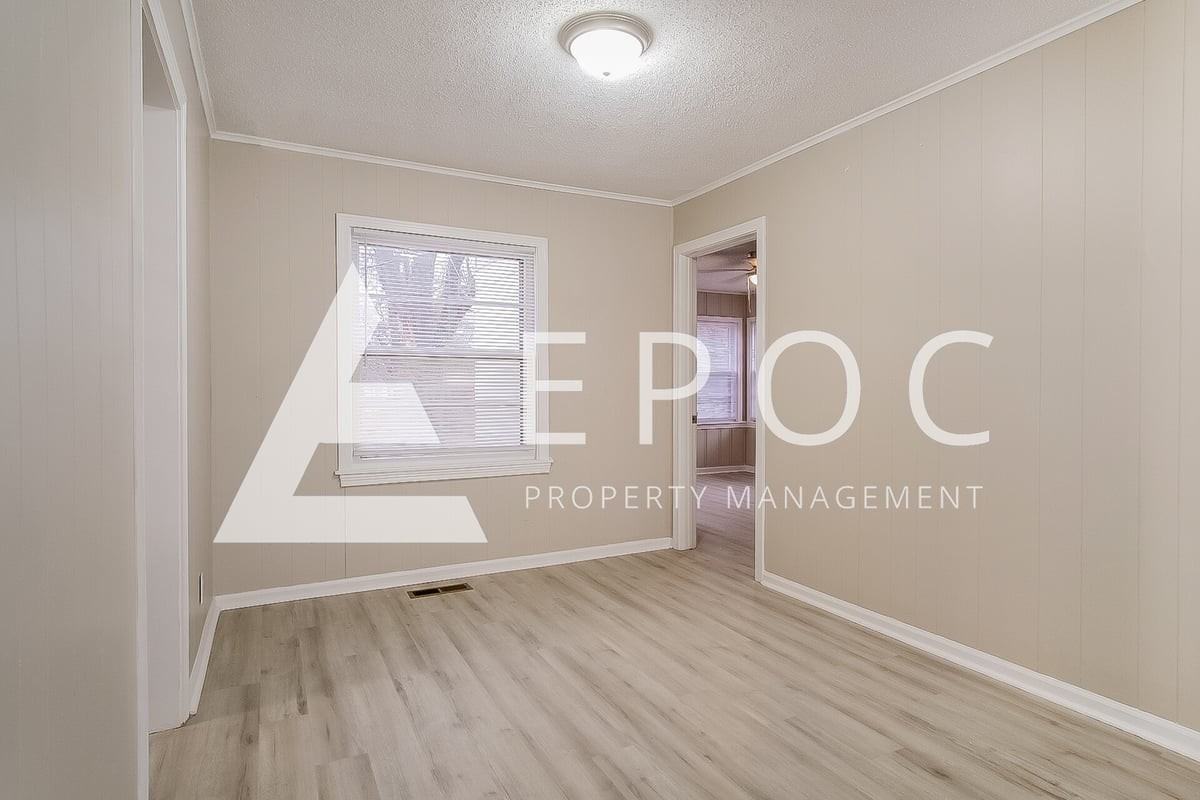 1524 W Marshall St - Photo 5 of 15