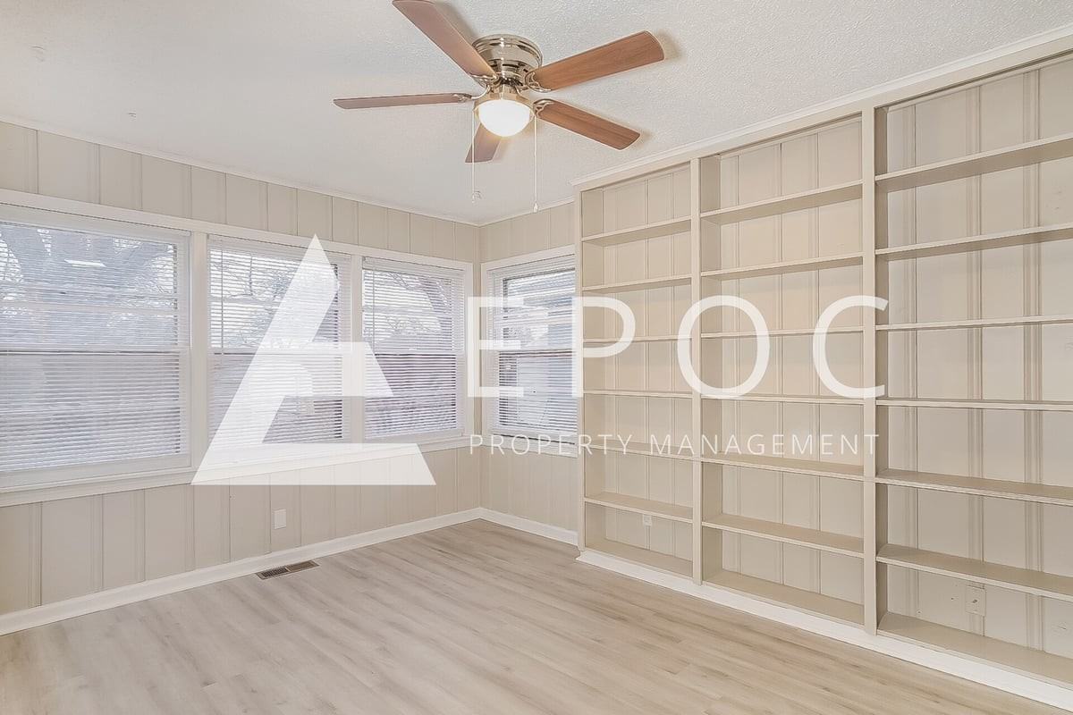 1524 W Marshall St - Photo 6 of 15