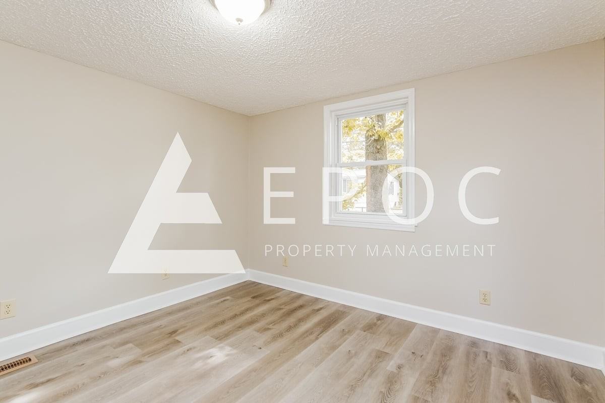 2248 Sharon St - Photo 6 of 15