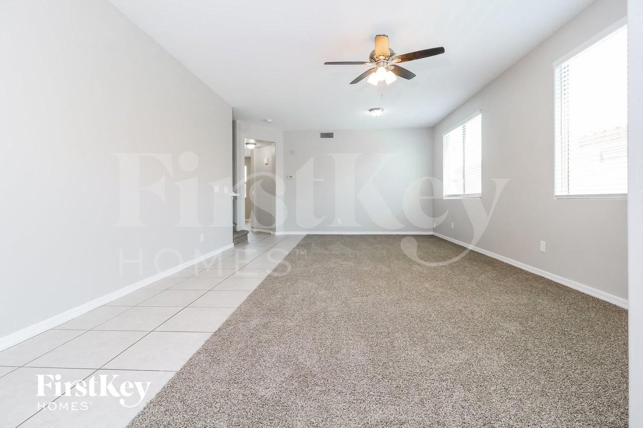 18254 W Hatcher Rd - Photo 2 of 15