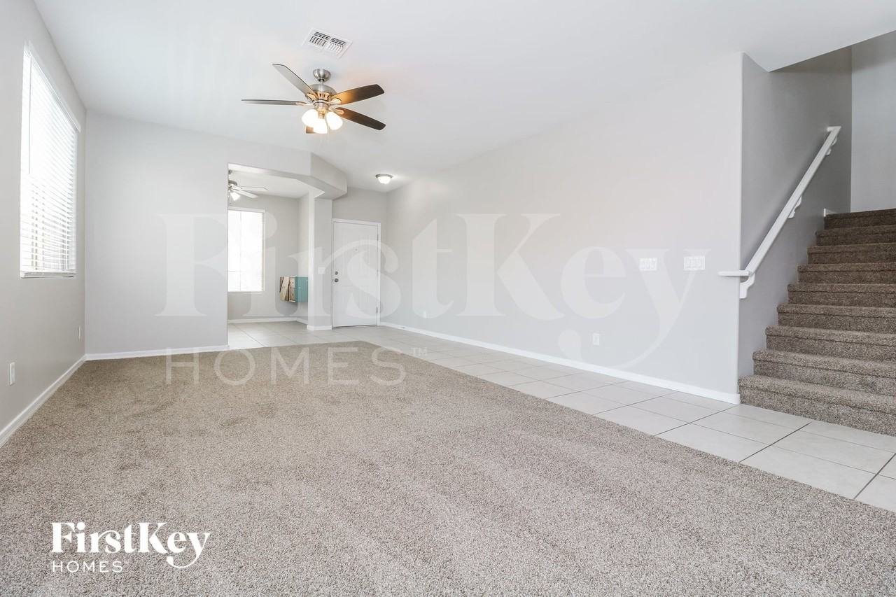 18254 W Hatcher Rd - Photo 3 of 15