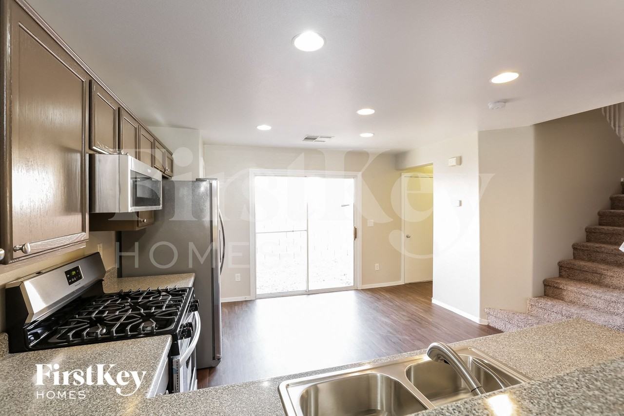 10436 Coyote Cub Ave - Photo 5 of 15