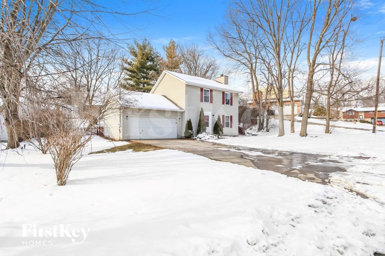 215 Rachel Ln - Photo 2 of 15
