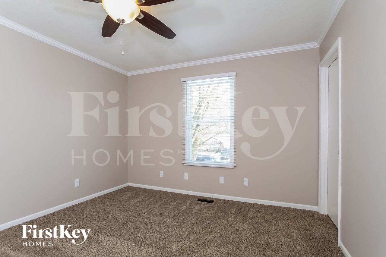 215 Rachel Ln - Photo 7 of 15