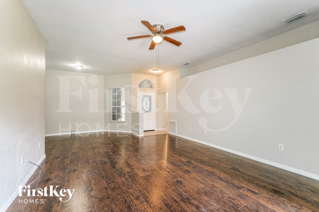 7009 Scenic Hills Blvd - Photo 2 of 15