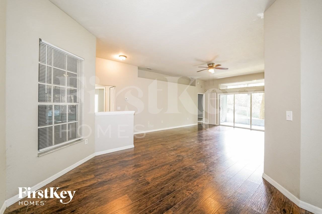 7009 Scenic Hills Blvd - Photo 4 of 15