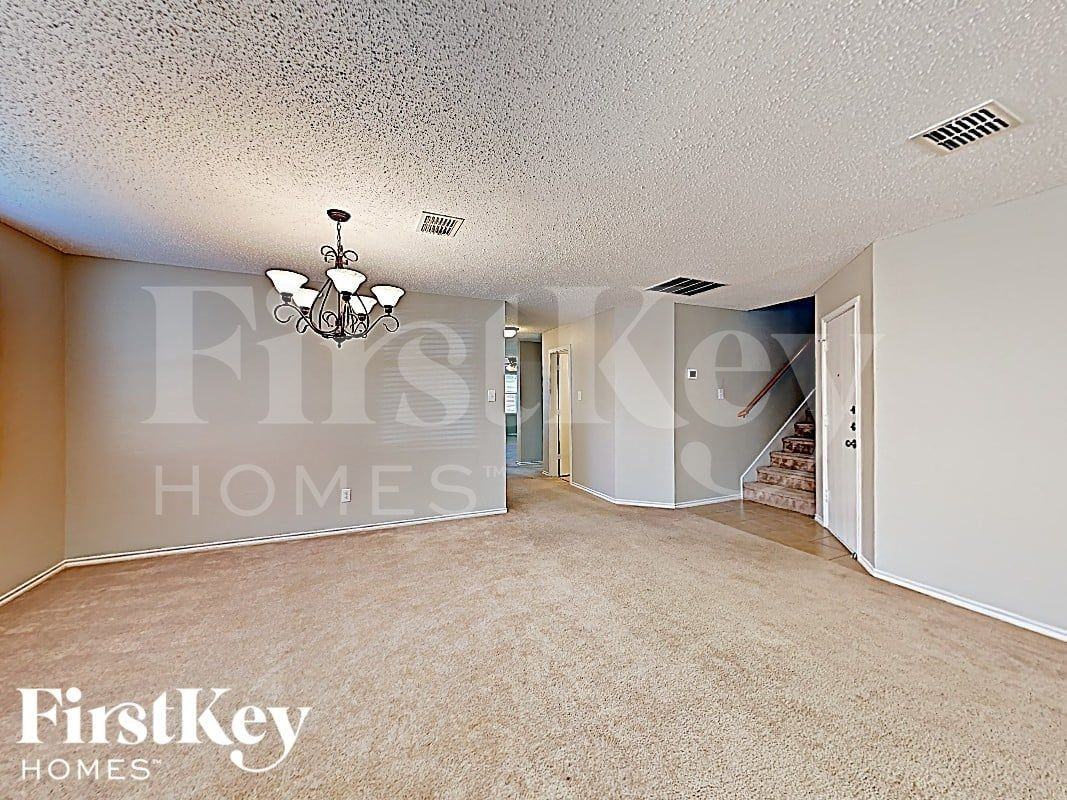 6113 Highfield Park - Photo 5 of 17