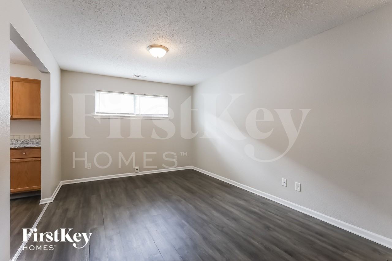 5805 Dollar Forge Dr - Photo 4 of 16