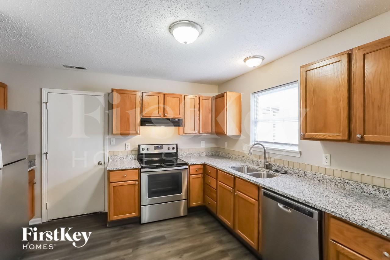5805 Dollar Forge Dr - Photo 5 of 16