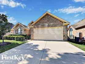 516 Pineview Ln - Photo 1 of 1