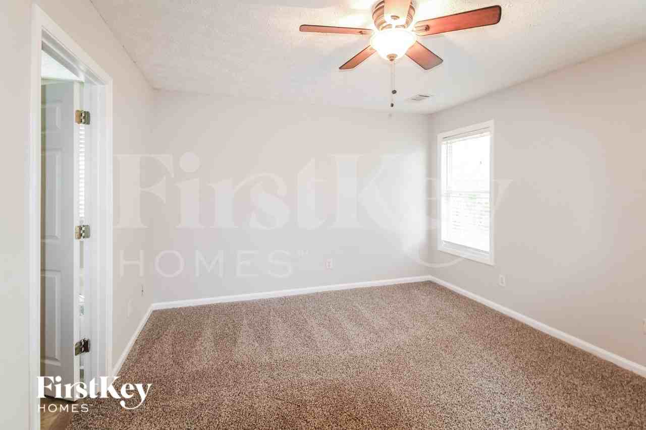 4871 Candler Pond Rd - Photo 4 of 16