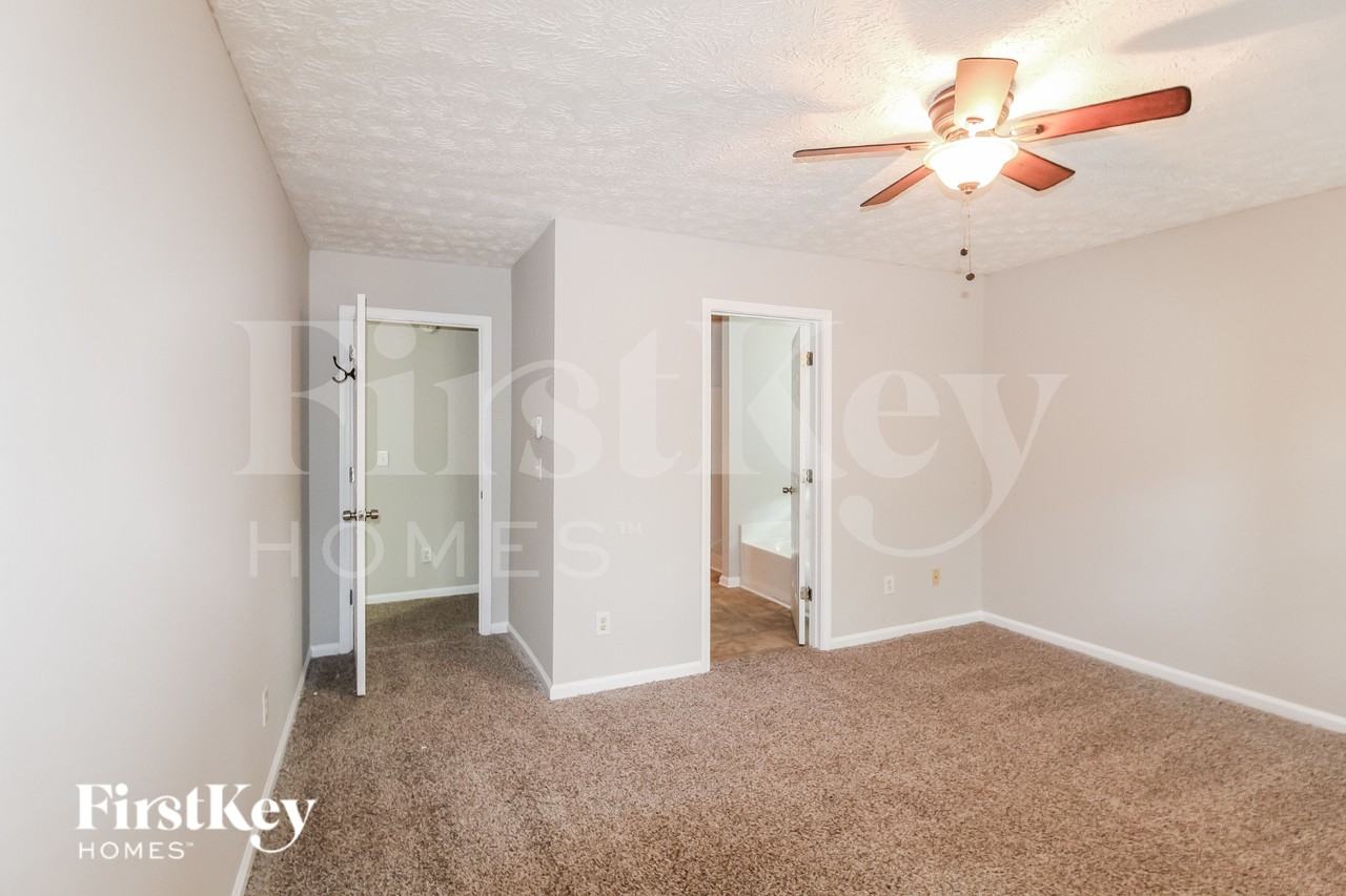 4871 Candler Pond Rd - Photo 5 of 16