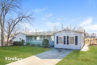 4819 Ne 45th Ter - Photo 1 of 1