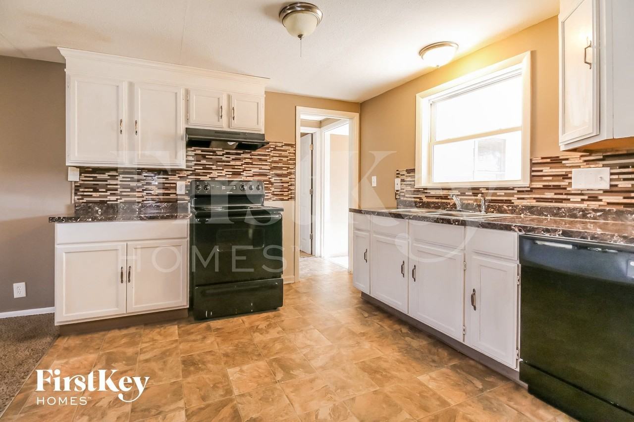 4819 Ne 45th Ter - Photo 6 of 14