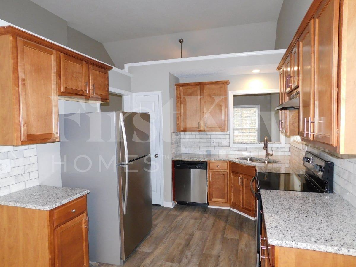 4040 Oglesby Rd - Photo 4 of 8