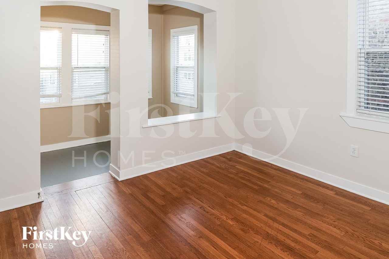 3916 N Sawyer Ave - Photo 5 of 30