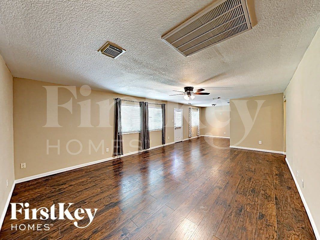 3602 Willie Way - Photo 2 of 13