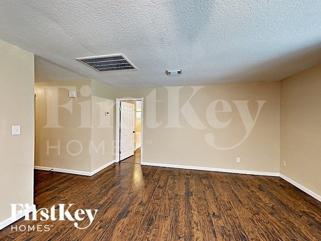 3602 Willie Way - Photo 3 of 13