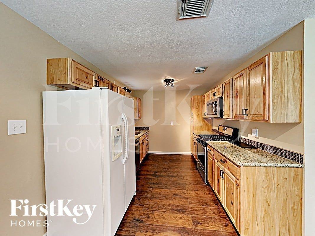 3602 Willie Way - Photo 4 of 13