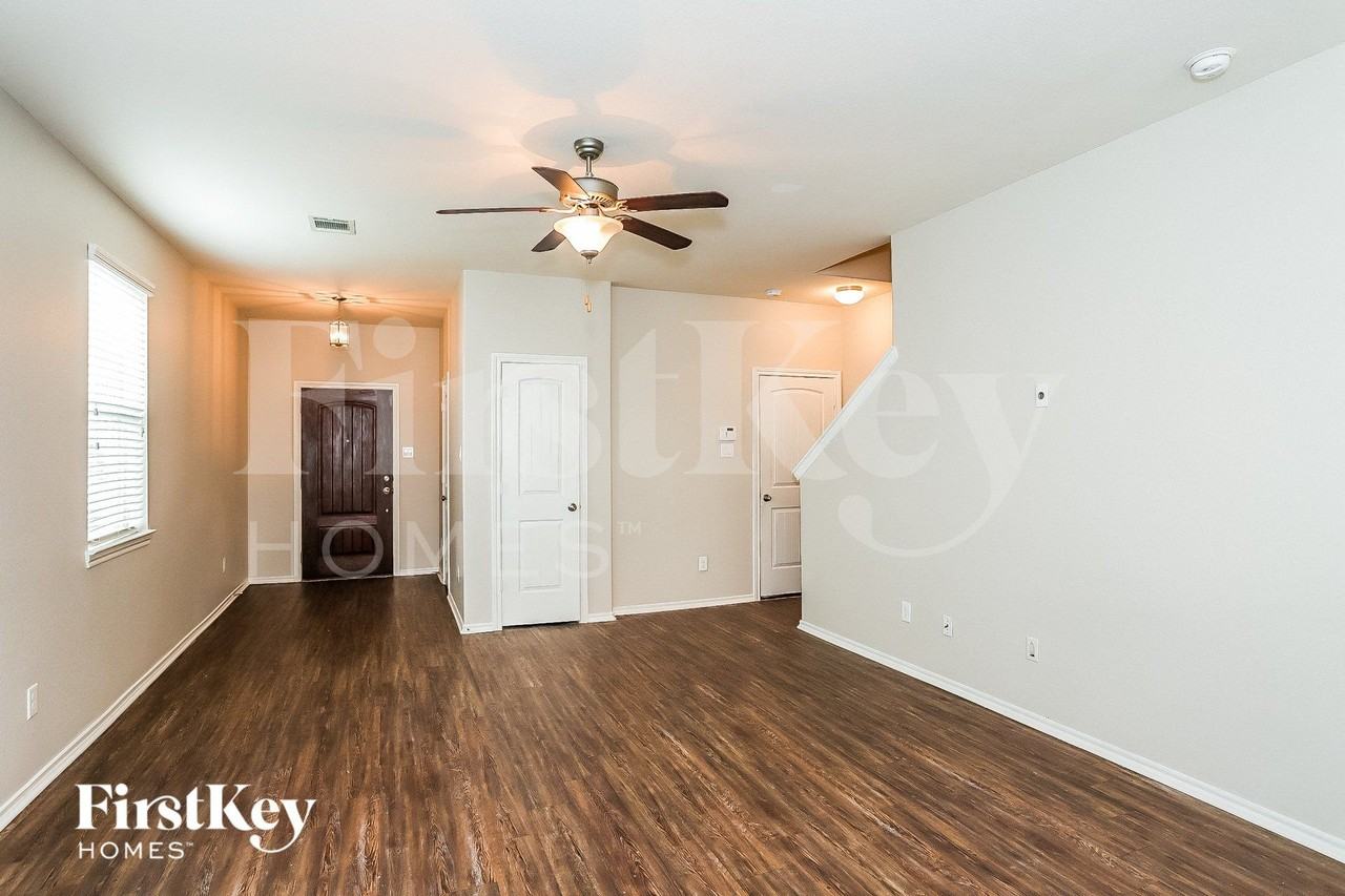 3410 Bainbridge Hill Ln - Photo 2 of 15