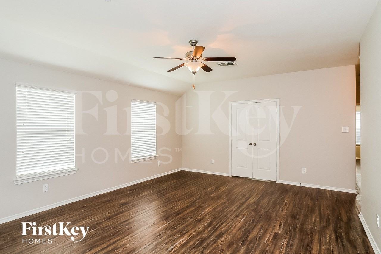 3410 Bainbridge Hill Ln - Photo 5 of 15