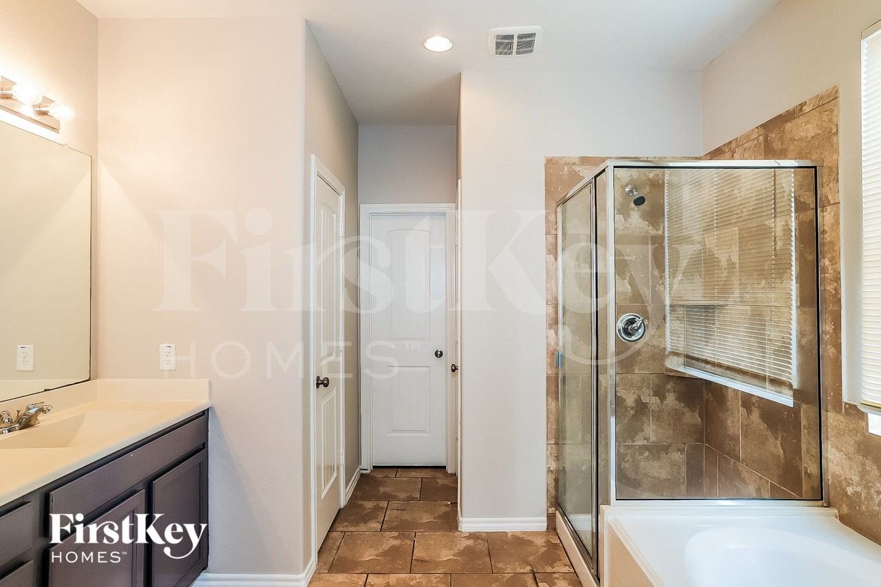3410 Bainbridge Hill Ln - Photo 6 of 15