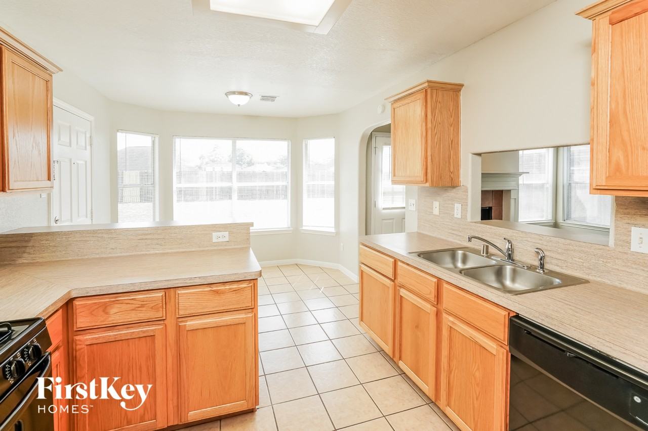 24027 Holleygate Ct - Photo 6 of 15
