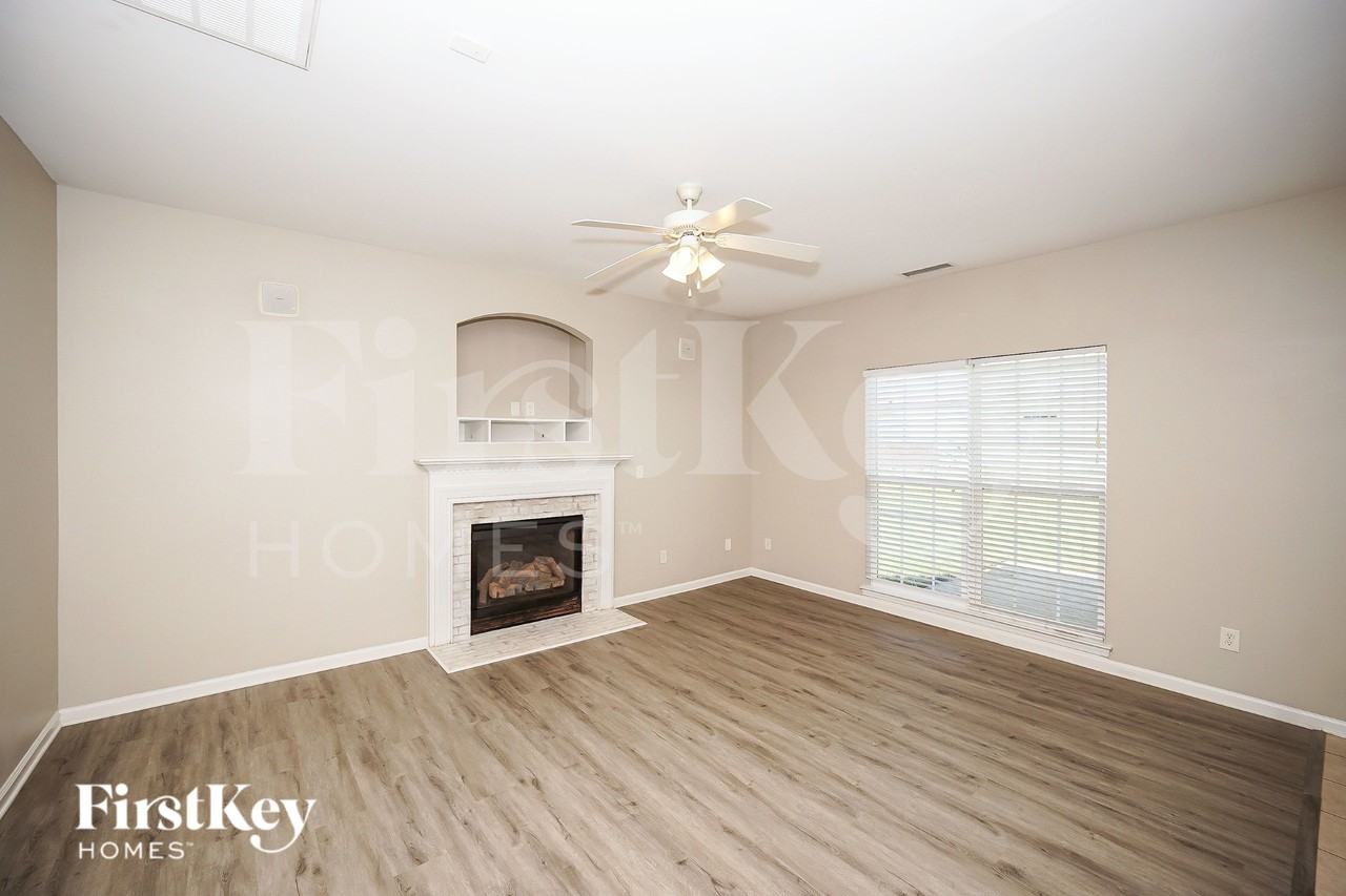 126 Center Point Dr - Photo 3 of 16