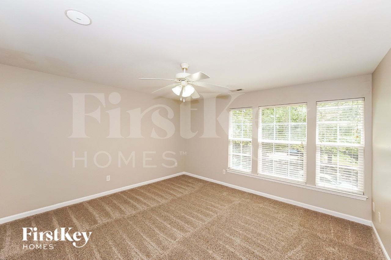 126 Center Point Dr - Photo 4 of 16